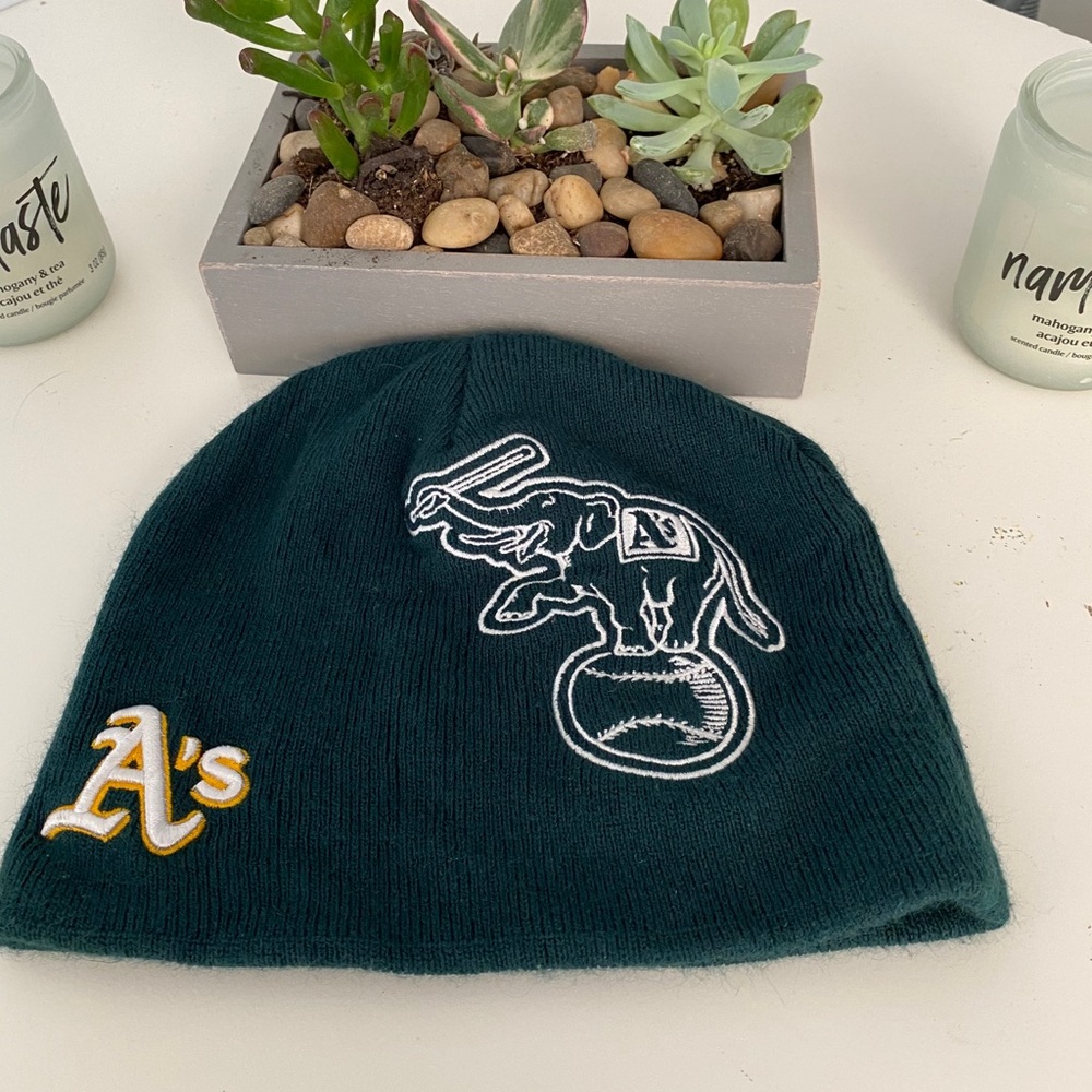 A’S hat - Picture 2 of 6